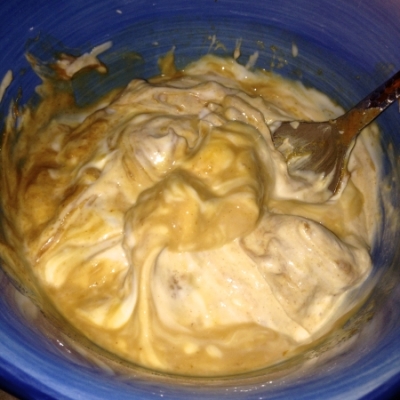 peanut-butter-with-greek-yogurt-and-vanilla-extract.-do-it.-e1434032467109